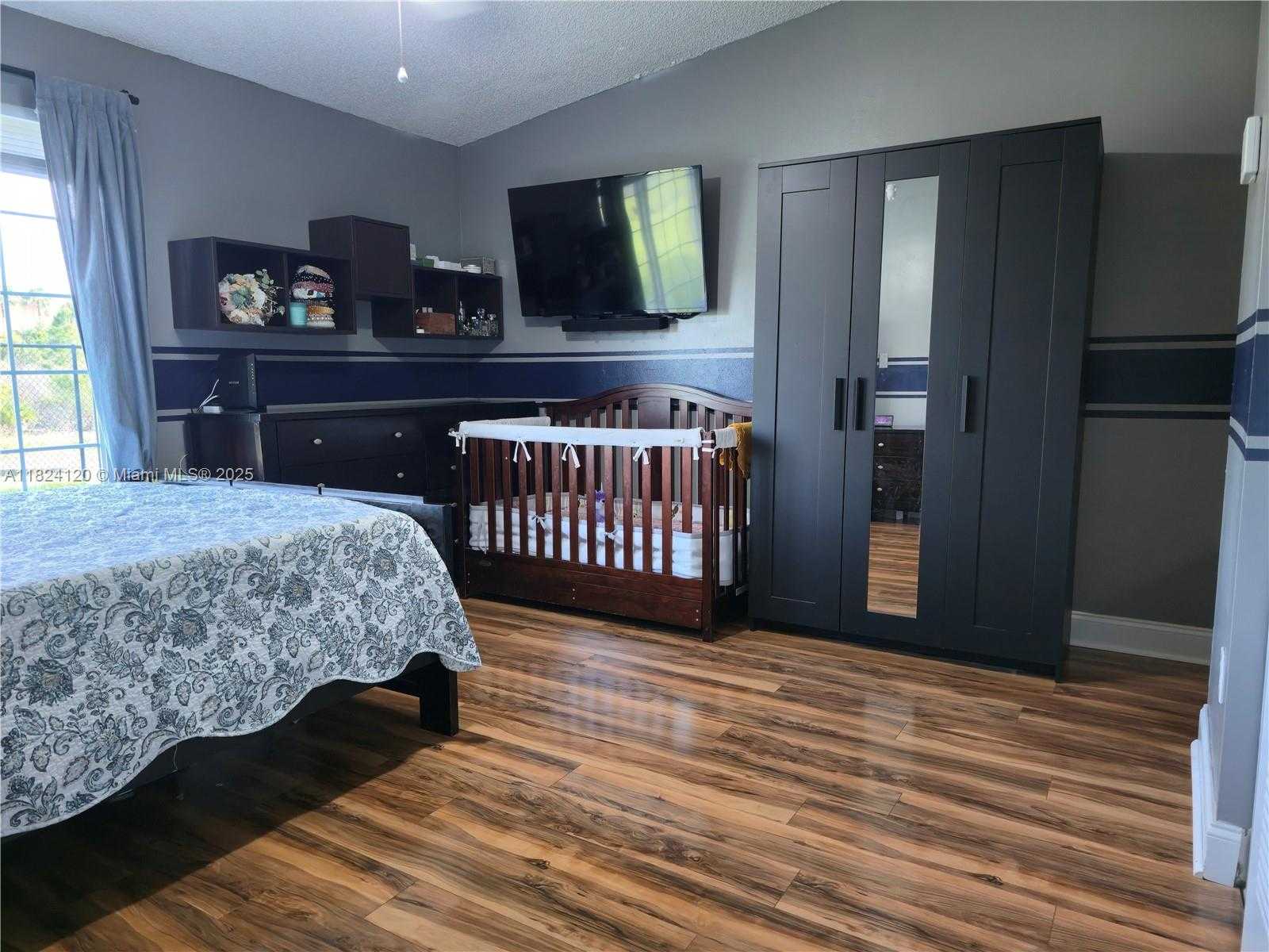 Small Image of 9410 SOUTH MEADOWS CIR, Miramar Number 12