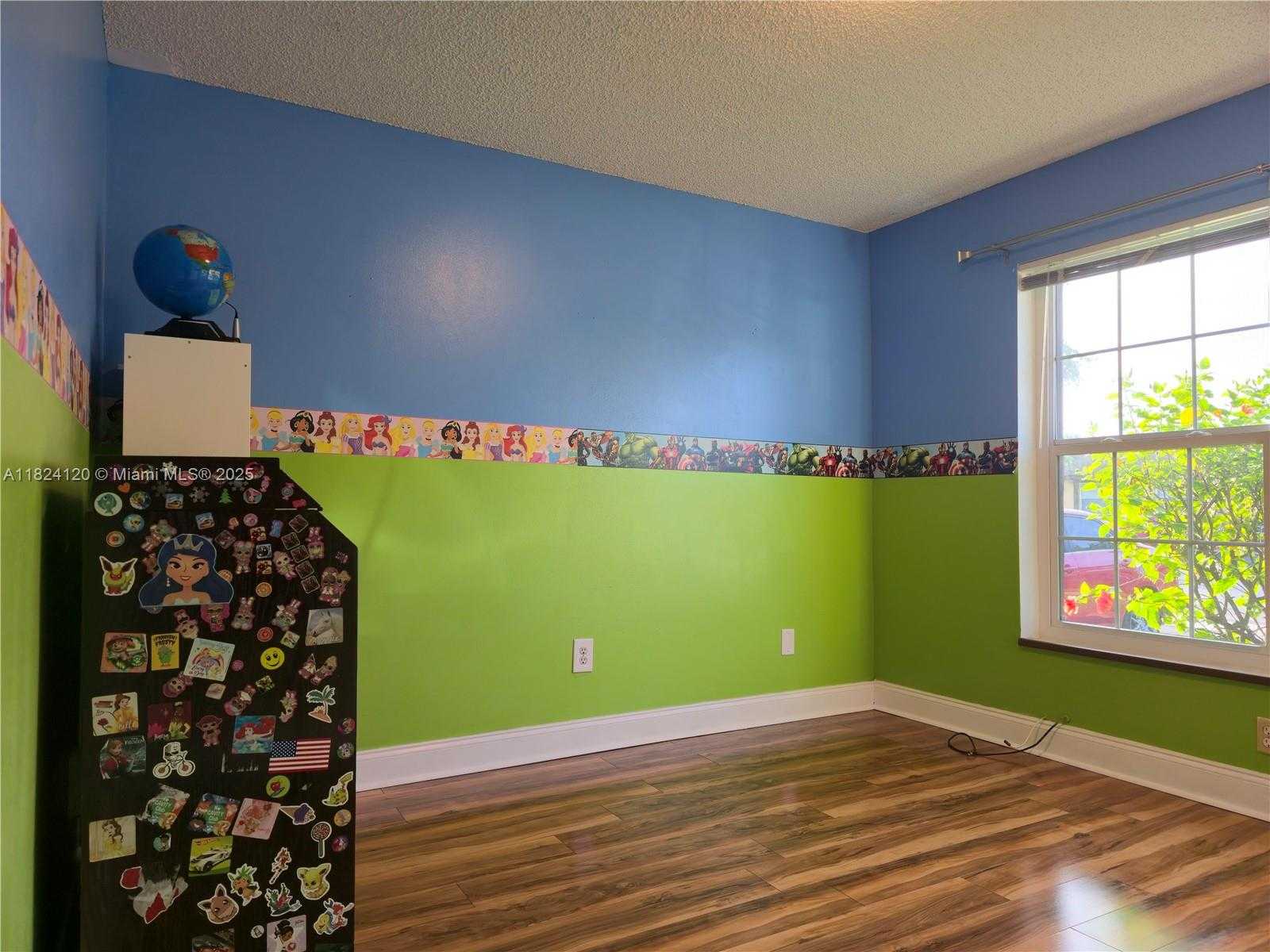 Small Image of 9410 SOUTH MEADOWS CIR, Miramar Number 17