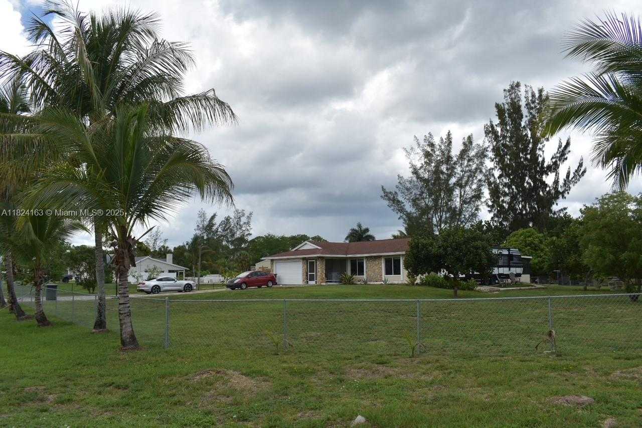 Small Image of 16525 87TH LN N, Loxahatchee Number 26