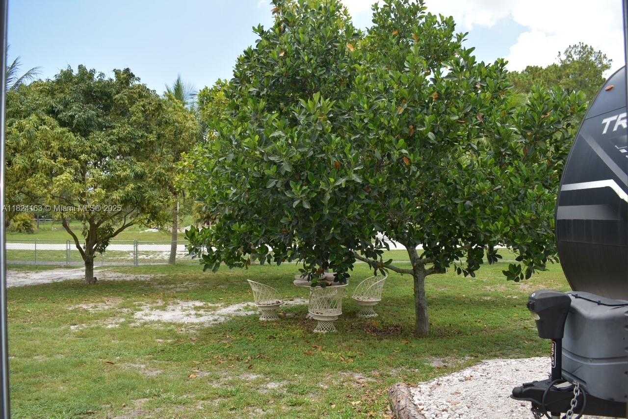 Small Image of 16525 87TH LN N, Loxahatchee Number 49