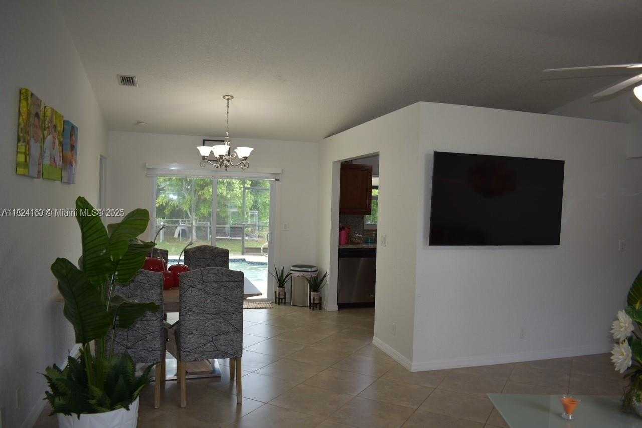 Small Image of 16525 87TH LN N, Loxahatchee Number 5