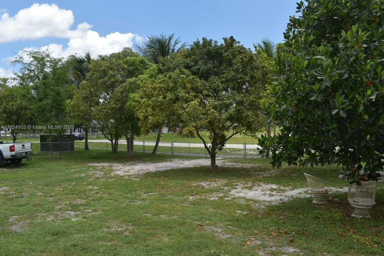 Small Image of 16525 87TH LN N, Loxahatchee Number 50