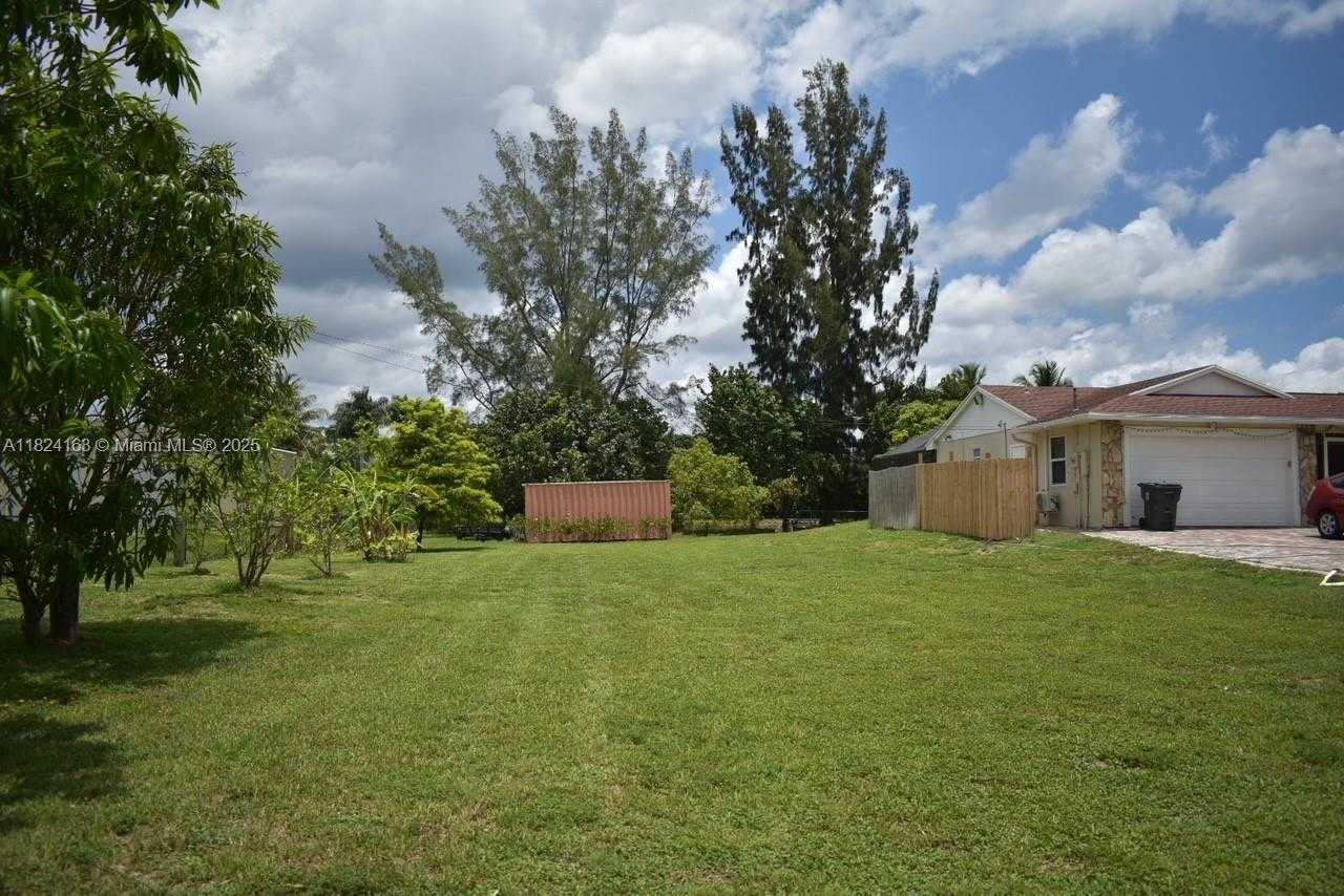 Small Image of 16525 87TH LN N, Loxahatchee Number 60
