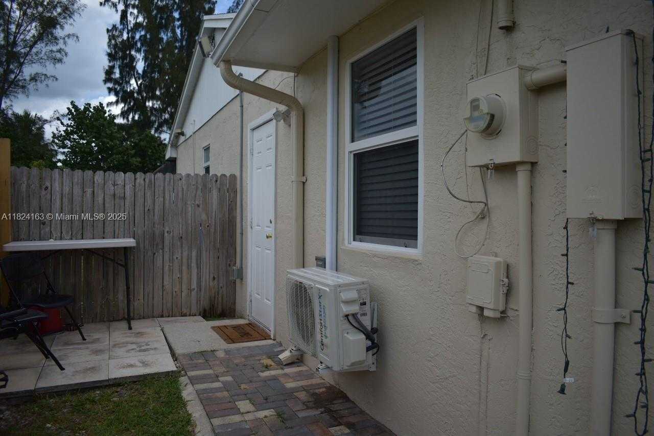 Small Image of 16525 87TH LN N, Loxahatchee Number 82