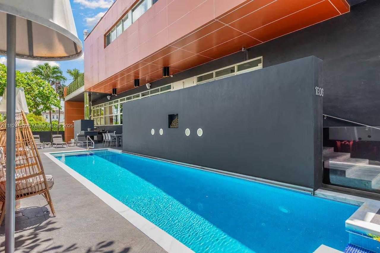 Small Image of 1606 SOUTH BAYSHORE DR, Miami Number 1