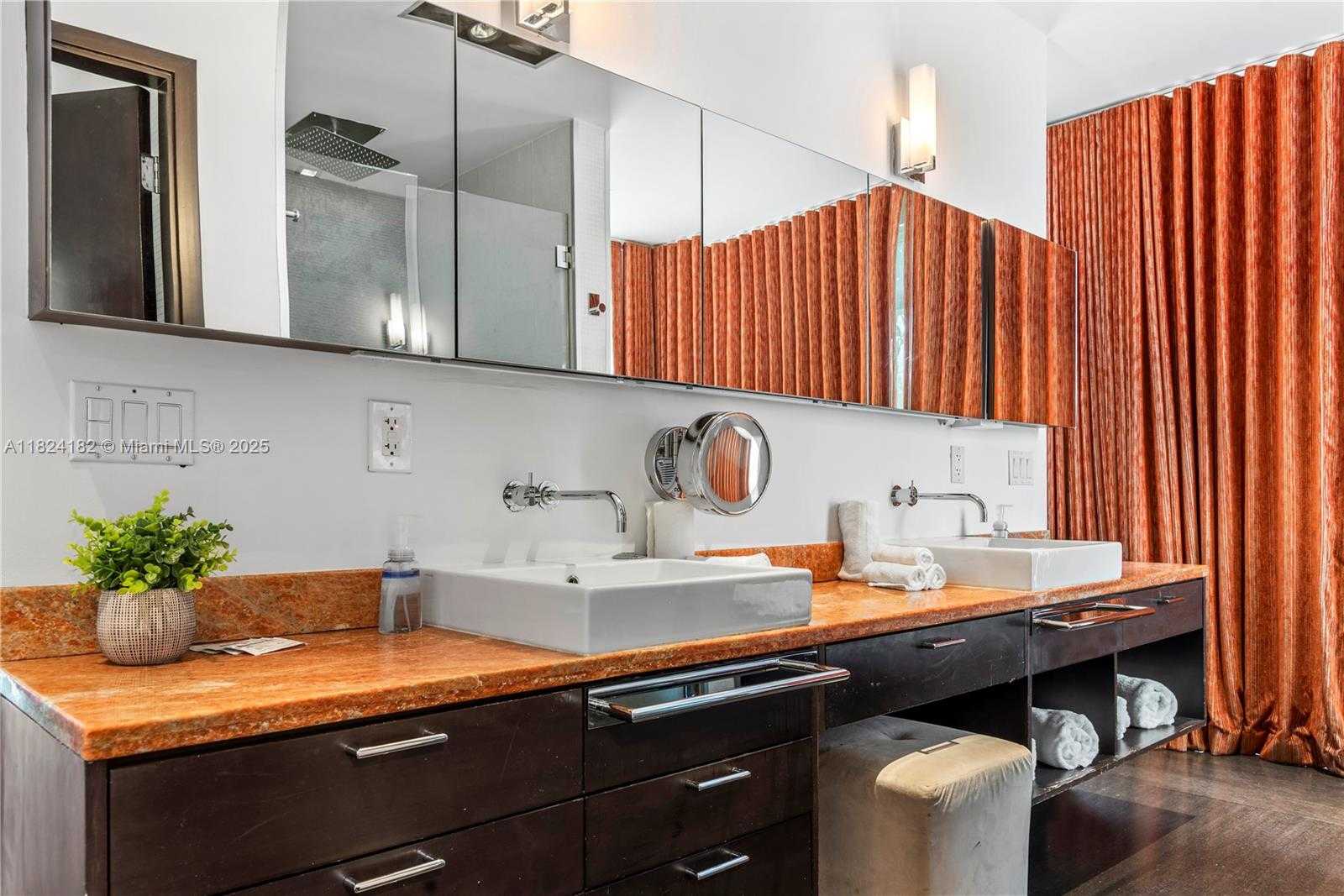 Small Image of 1606 SOUTH BAYSHORE DR, Miami Number 23