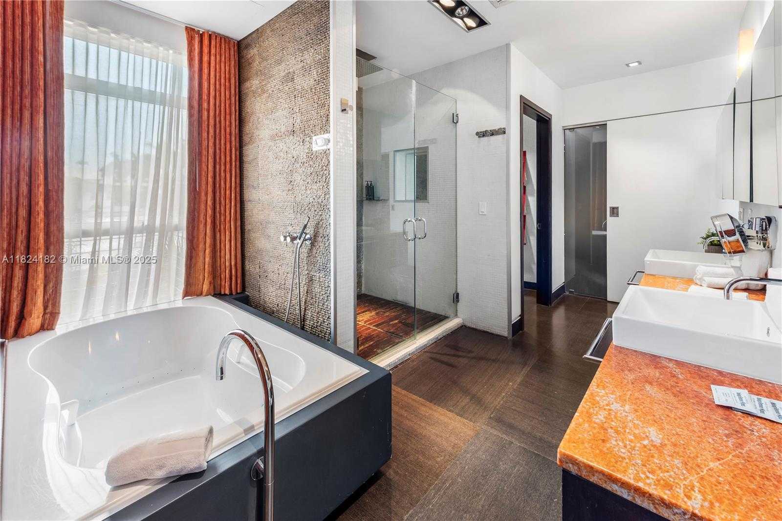 Small Image of 1606 SOUTH BAYSHORE DR, Miami Number 27