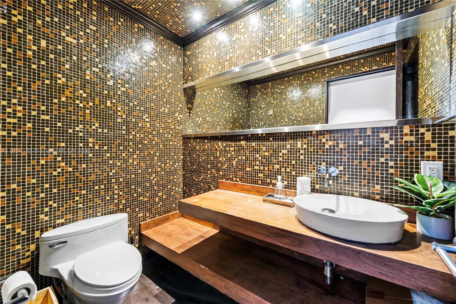 Small Image of 1606 SOUTH BAYSHORE DR, Miami Number 40