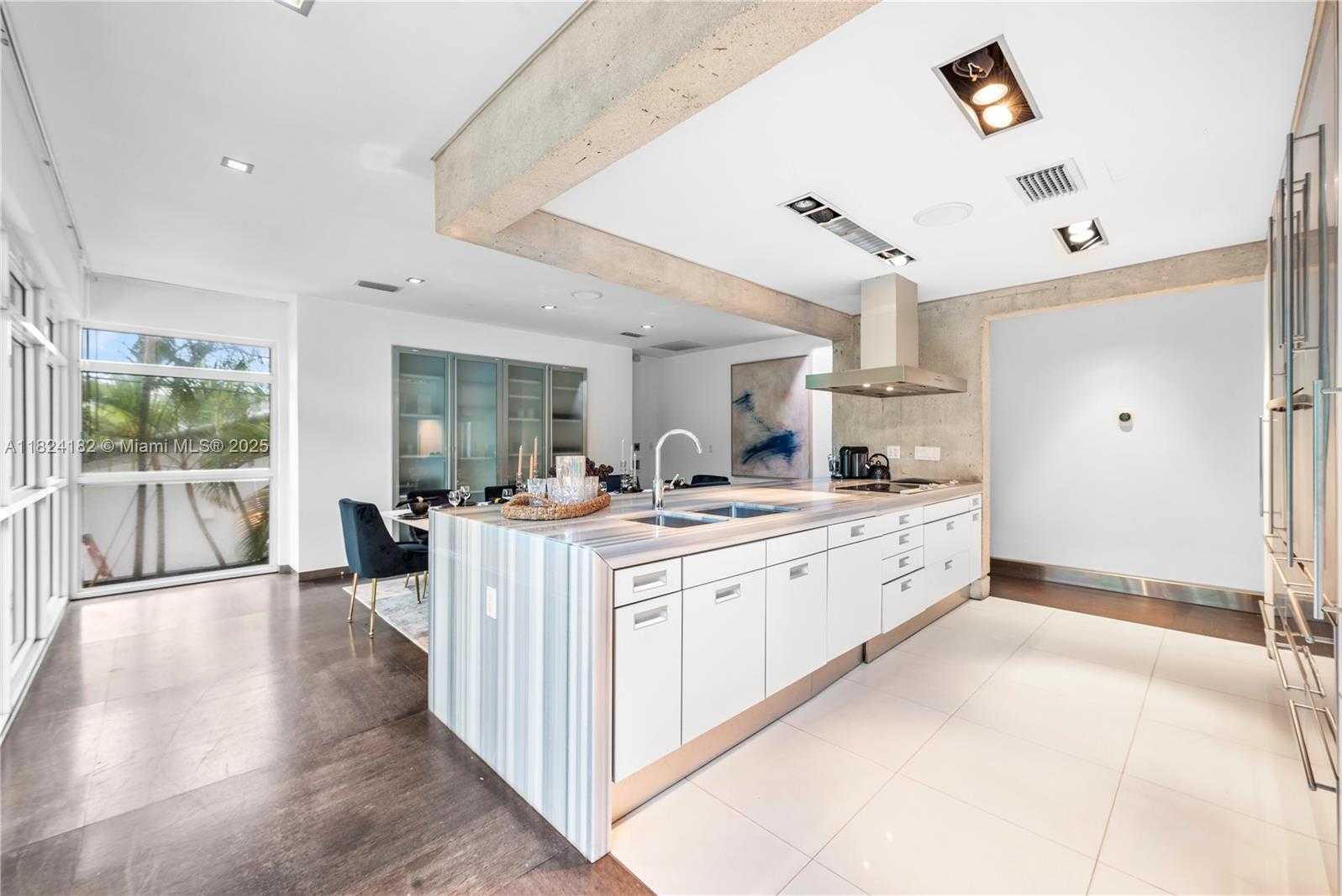 Small Image of 1606 SOUTH BAYSHORE DR, Miami Number 9