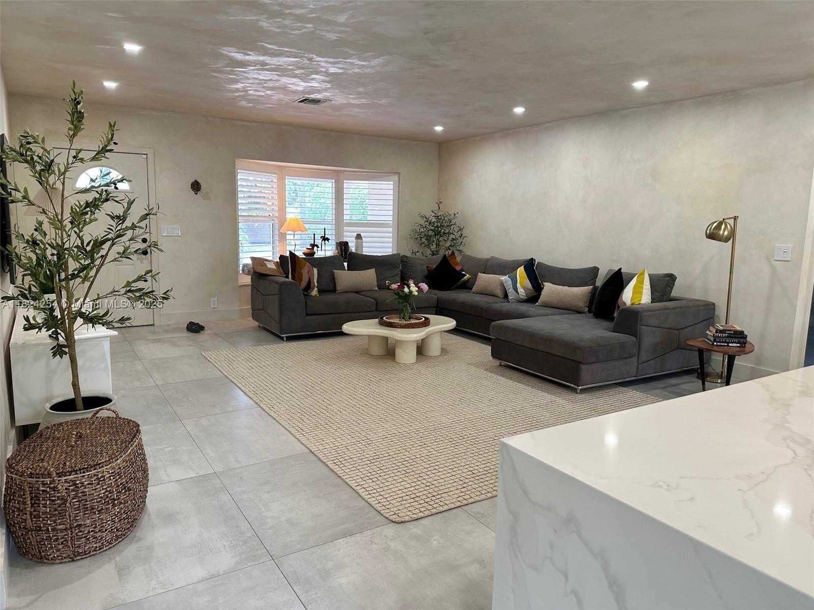 Small Image of 1330 HARRISON ST, Hollywood Number 22