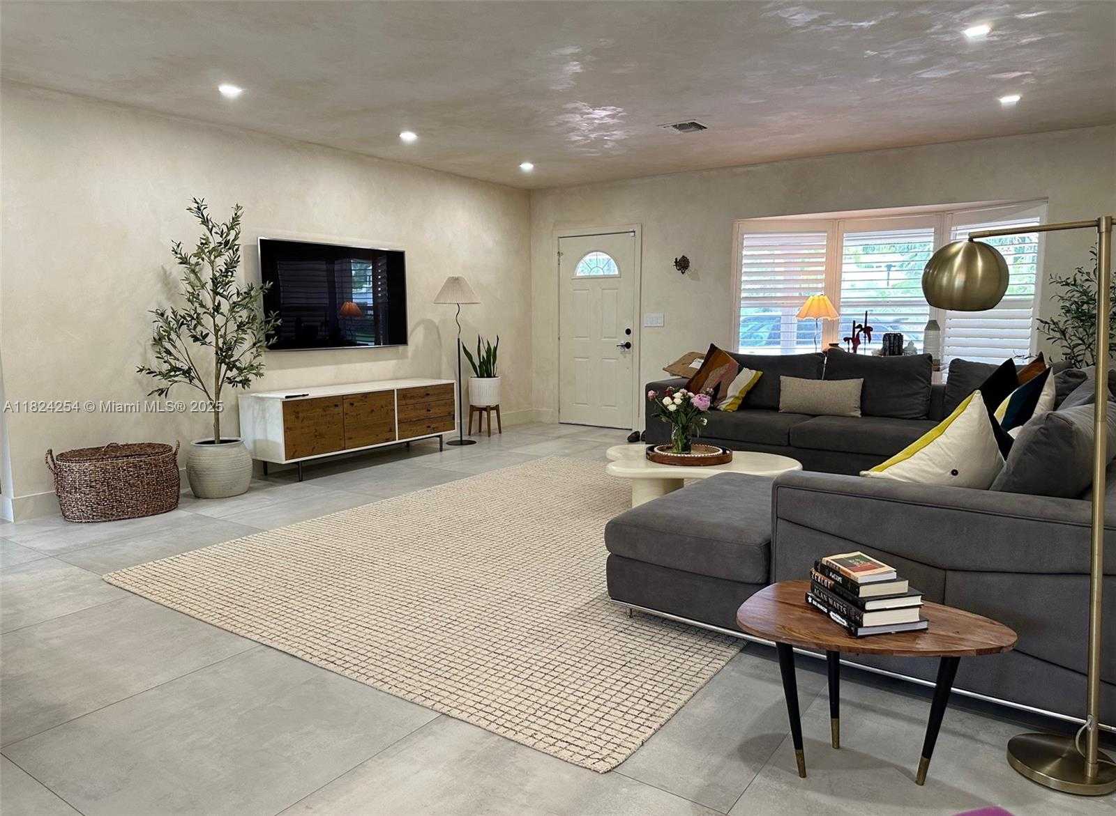 Small Image of 1330 HARRISON ST, Hollywood Number 23