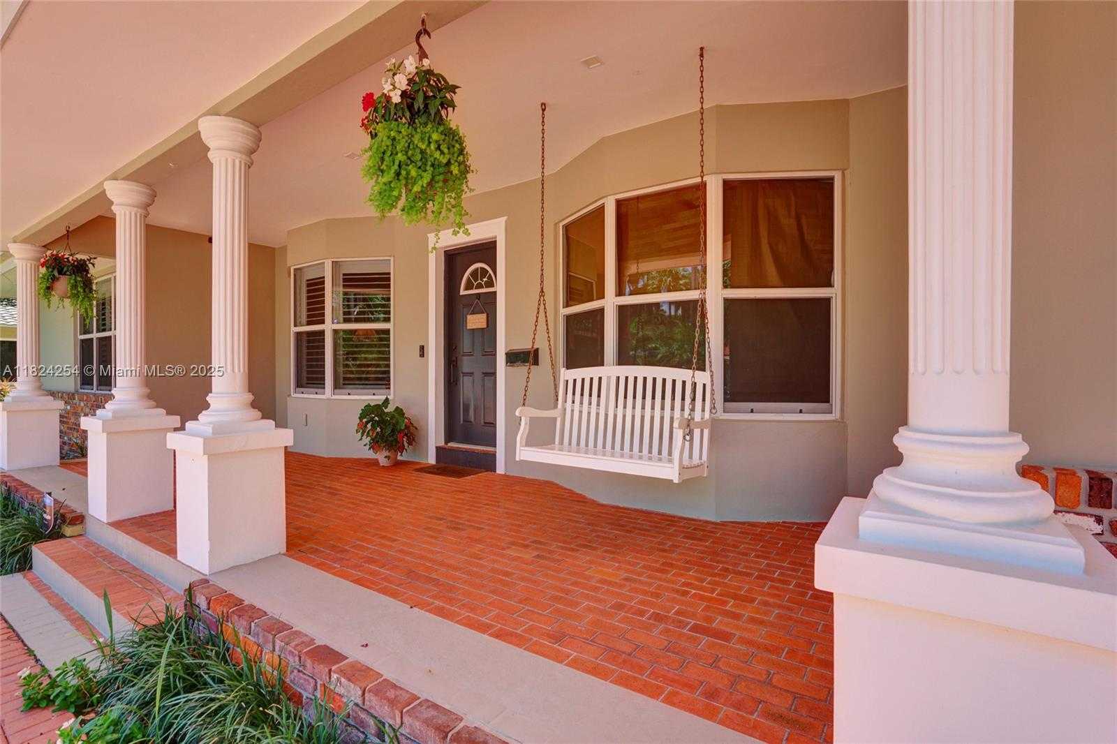 Small Image of 1330 HARRISON ST, Hollywood Number 3
