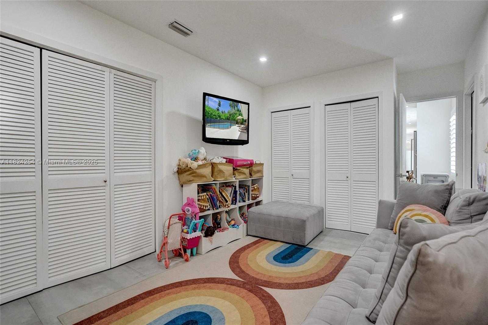 Small Image of 1330 HARRISON ST, Hollywood Number 31