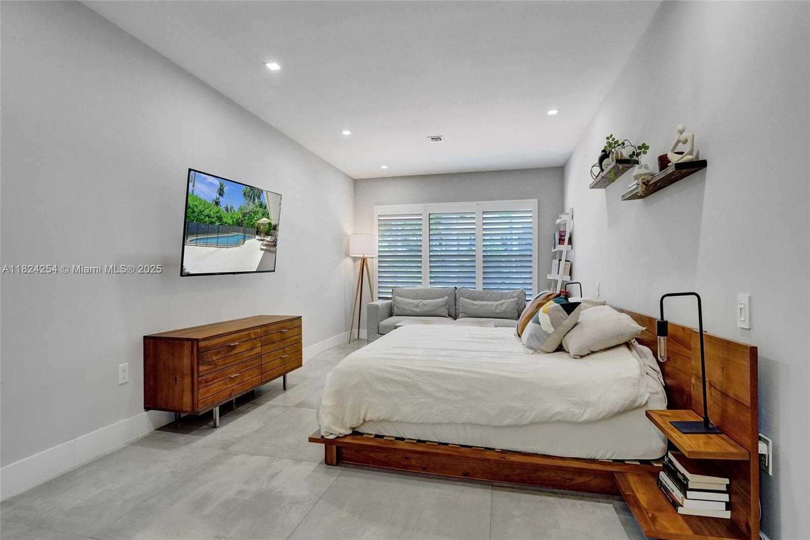 Small Image of 1330 HARRISON ST, Hollywood Number 34