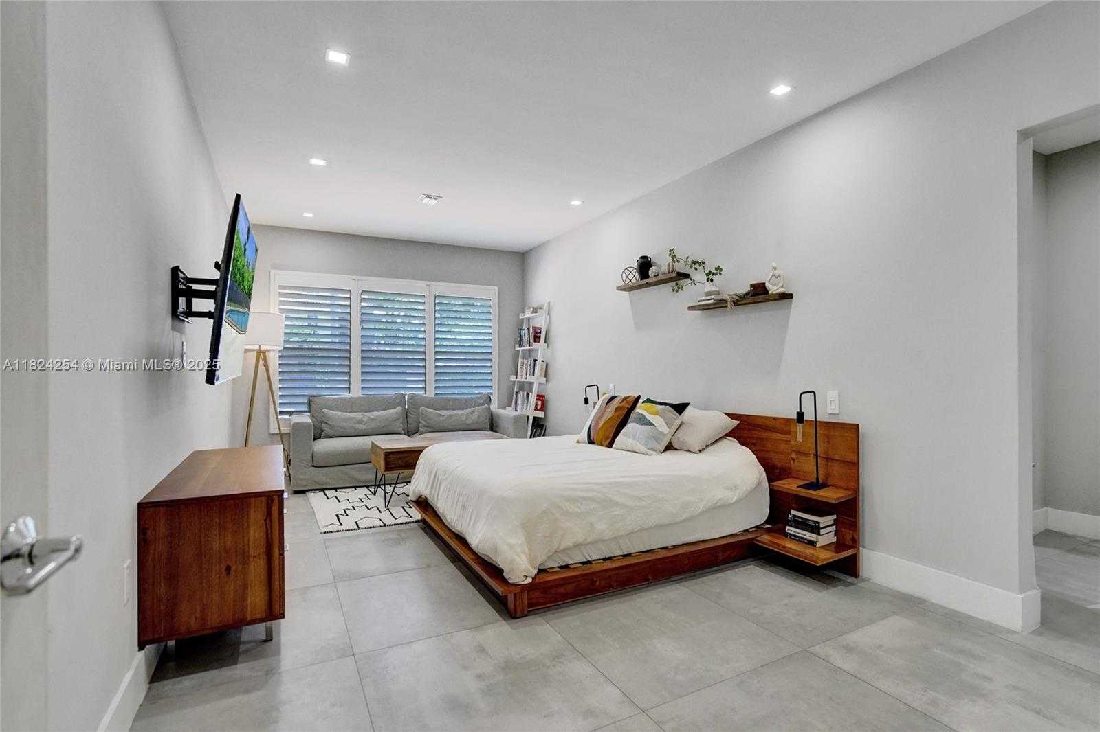 Small Image of 1330 HARRISON ST, Hollywood Number 35