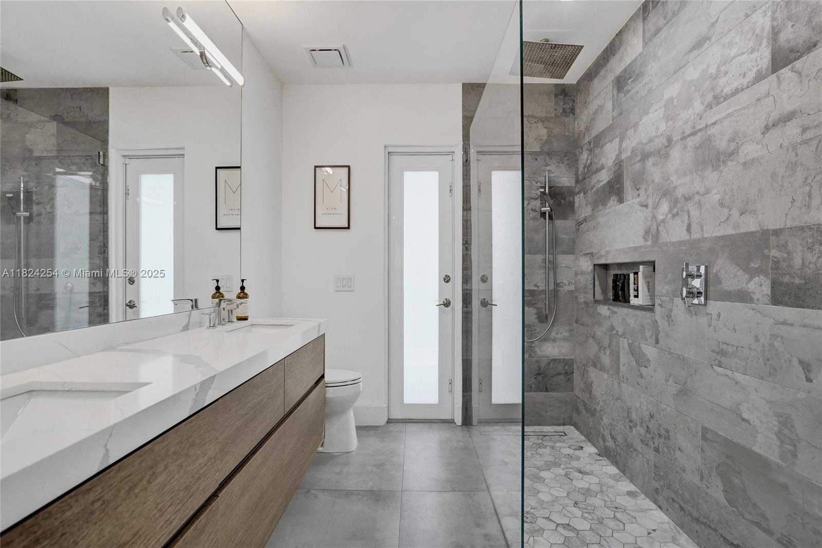Small Image of 1330 HARRISON ST, Hollywood Number 44