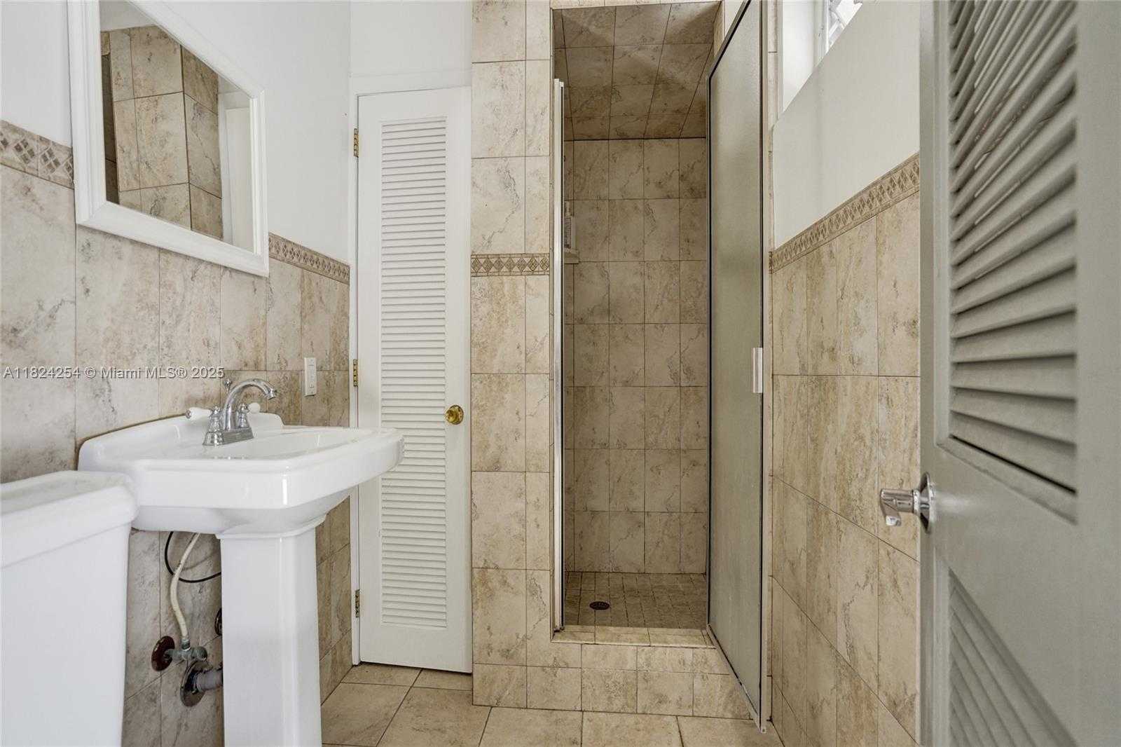 Small Image of 1330 HARRISON ST, Hollywood Number 48
