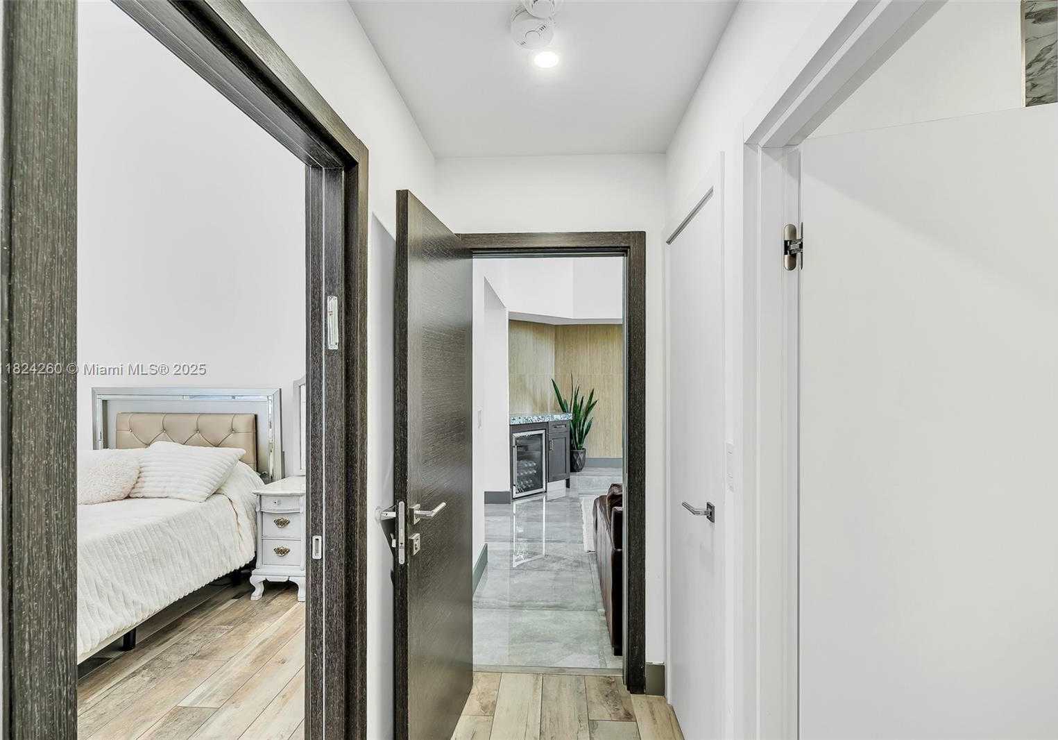 Small Image of 5811 SOUTH WEST 33 TER, Hollywood Number 49