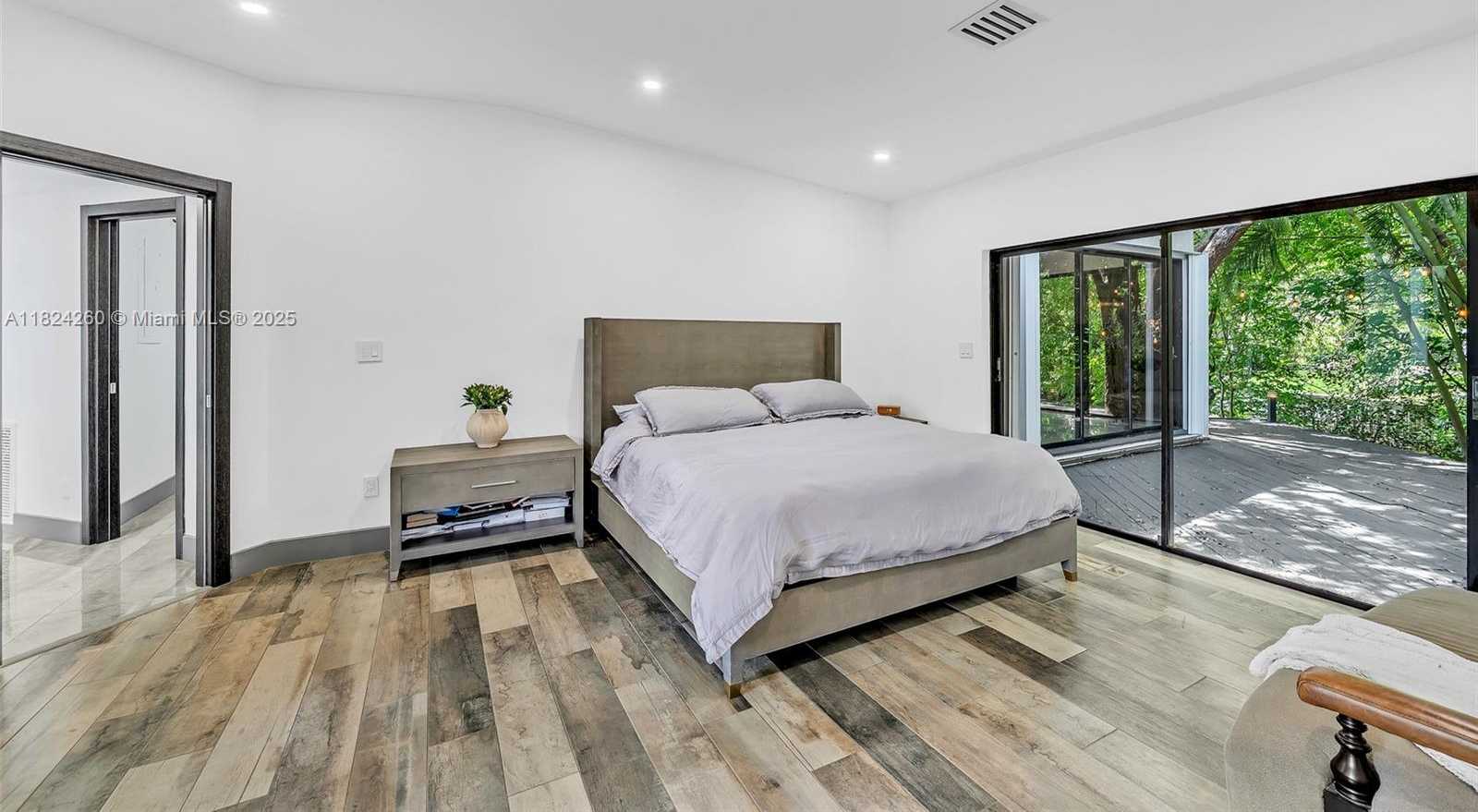 Small Image of 5811 SOUTH WEST 33 TER, Hollywood Number 74