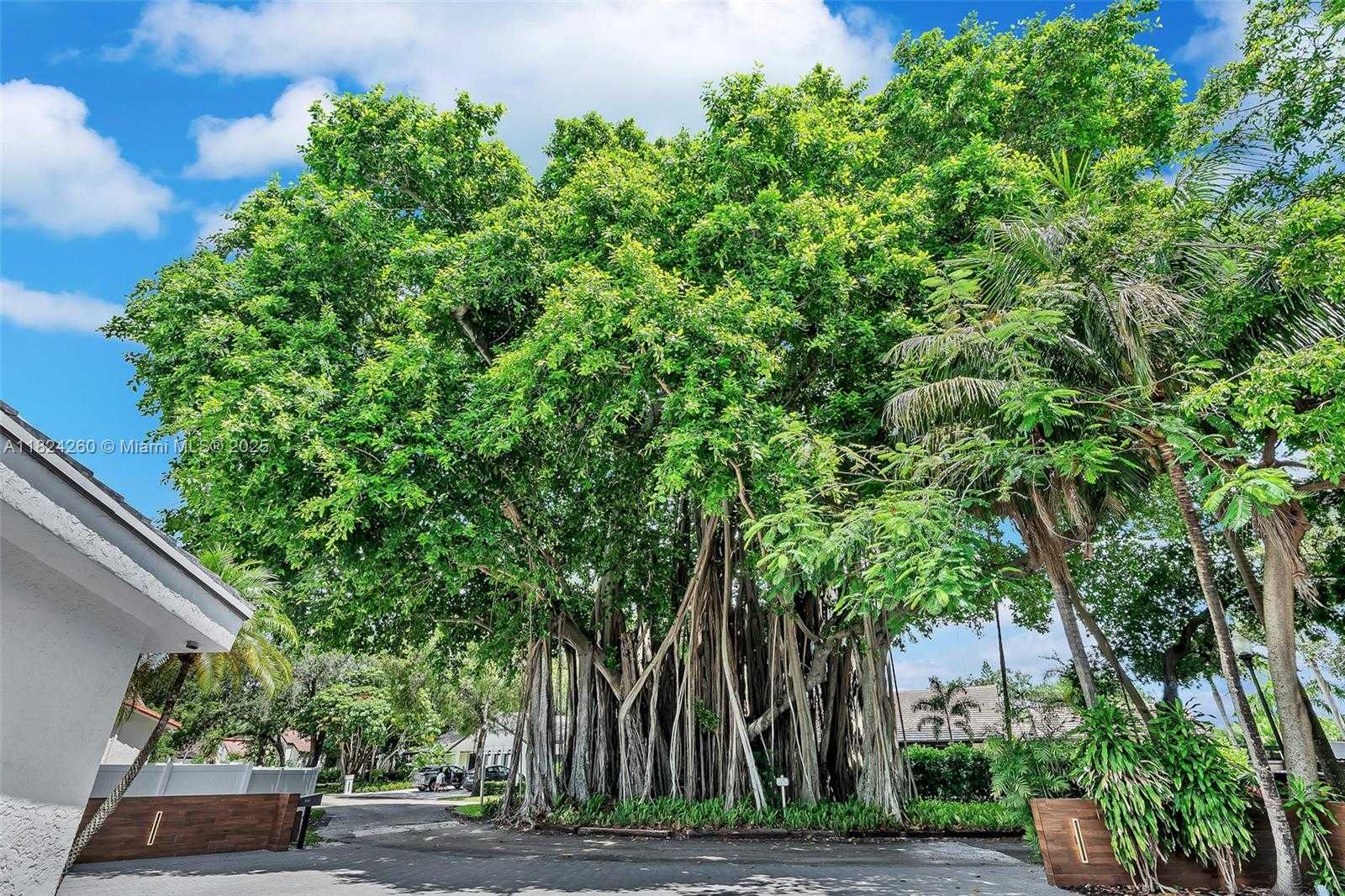 Small Image of 5811 SOUTH WEST 33 TER, Hollywood Number 93