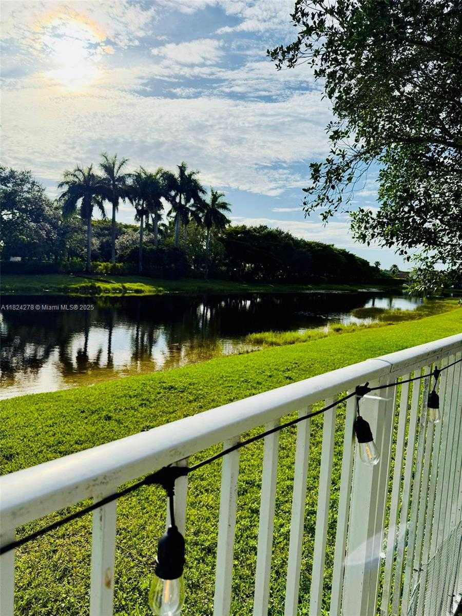 Small Image of 1325 CHENILLE CIR, Weston Number 10
