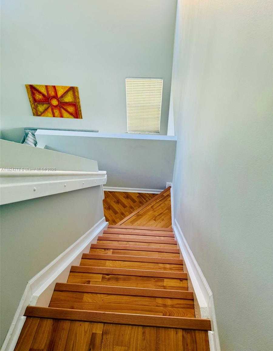 Small Image of 1325 CHENILLE CIR, Weston Number 15
