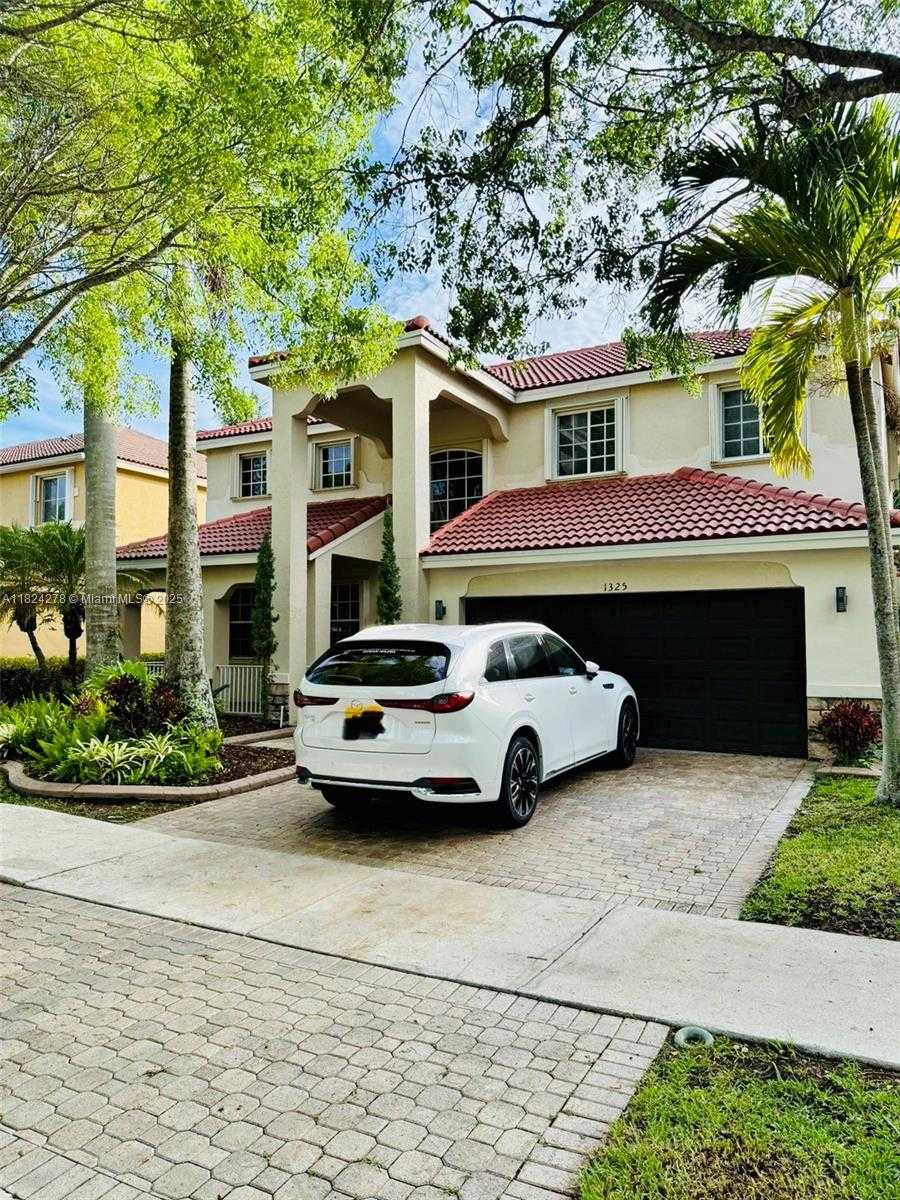 Small Image of 1325 CHENILLE CIR, Weston Number 2