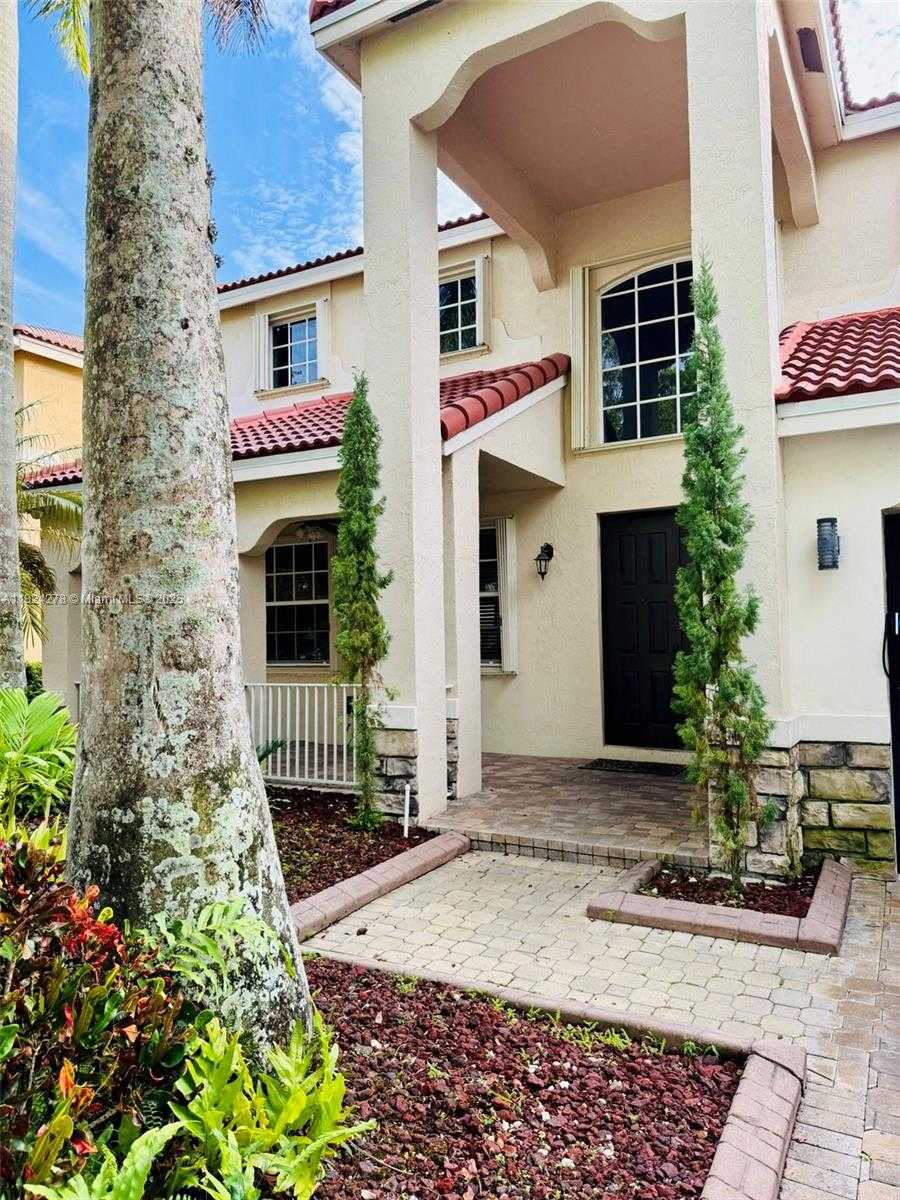 Small Image of 1325 CHENILLE CIR, Weston Number 3