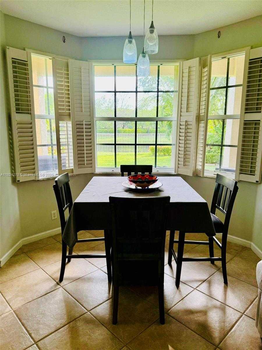 Small Image of 1325 CHENILLE CIR, Weston Number 8