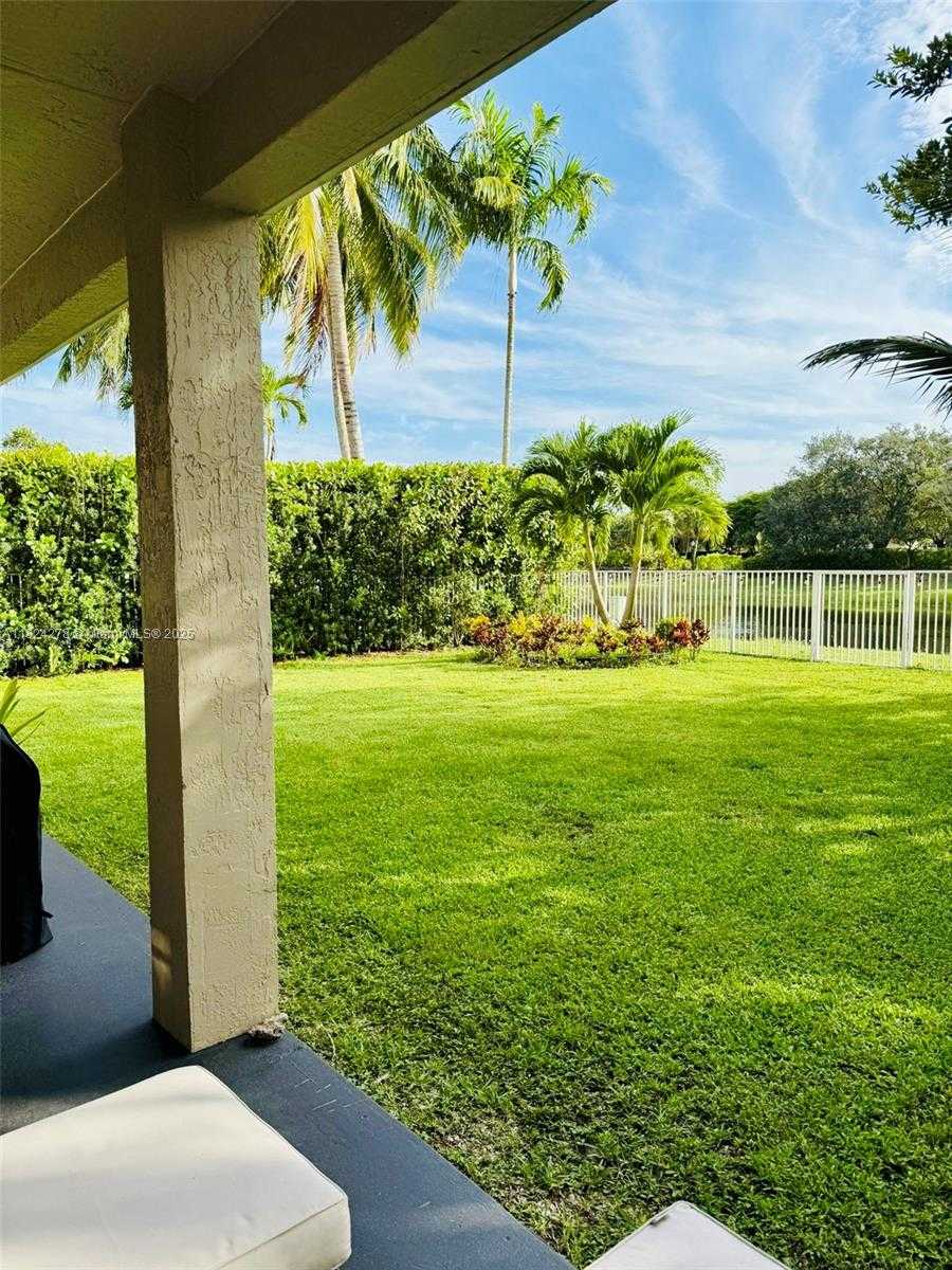 Small Image of 1325 CHENILLE CIR, Weston Number 9