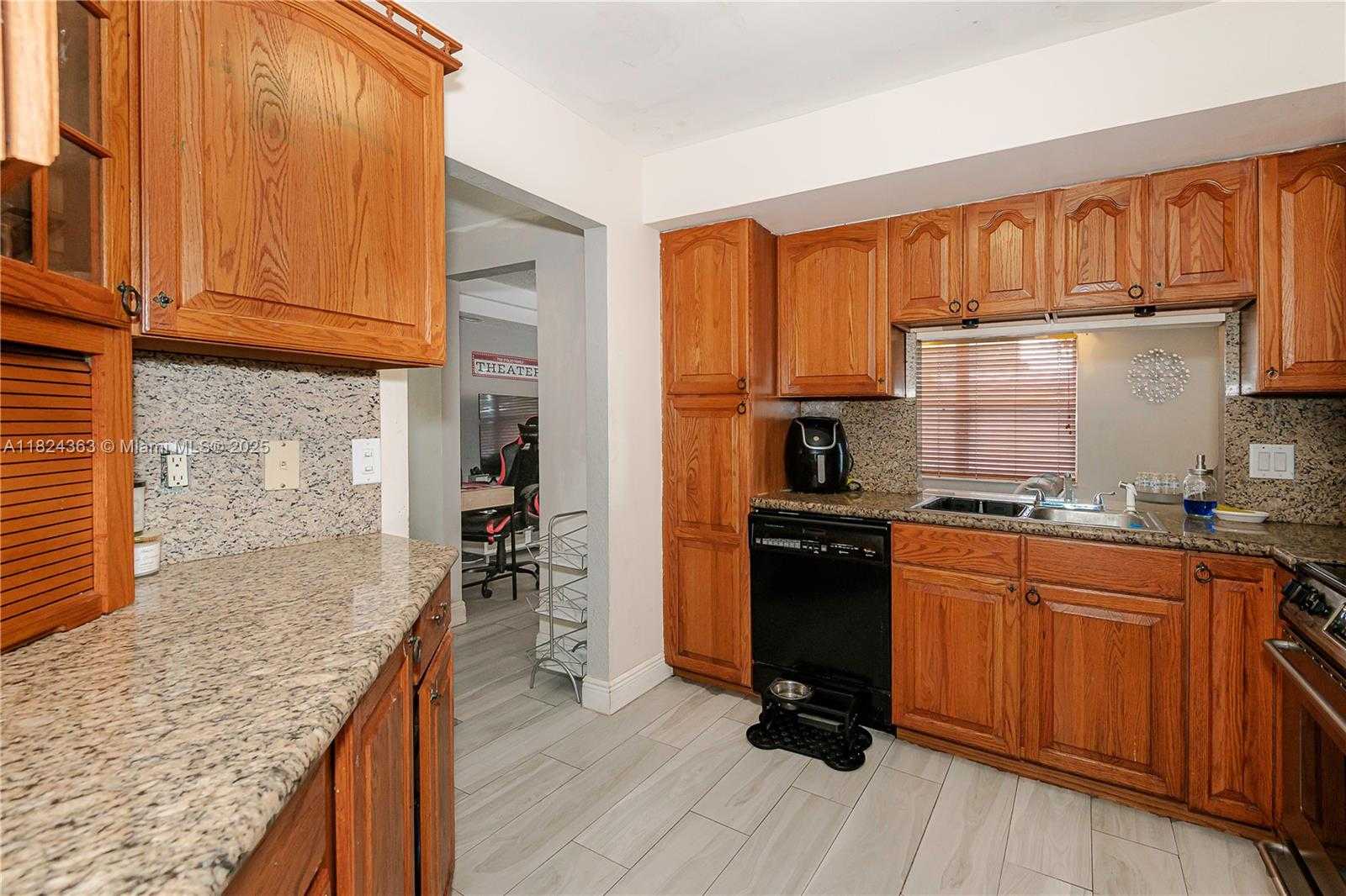 Small Image of 11700 SHERIDAN ST, Pembroke Pines Number 16