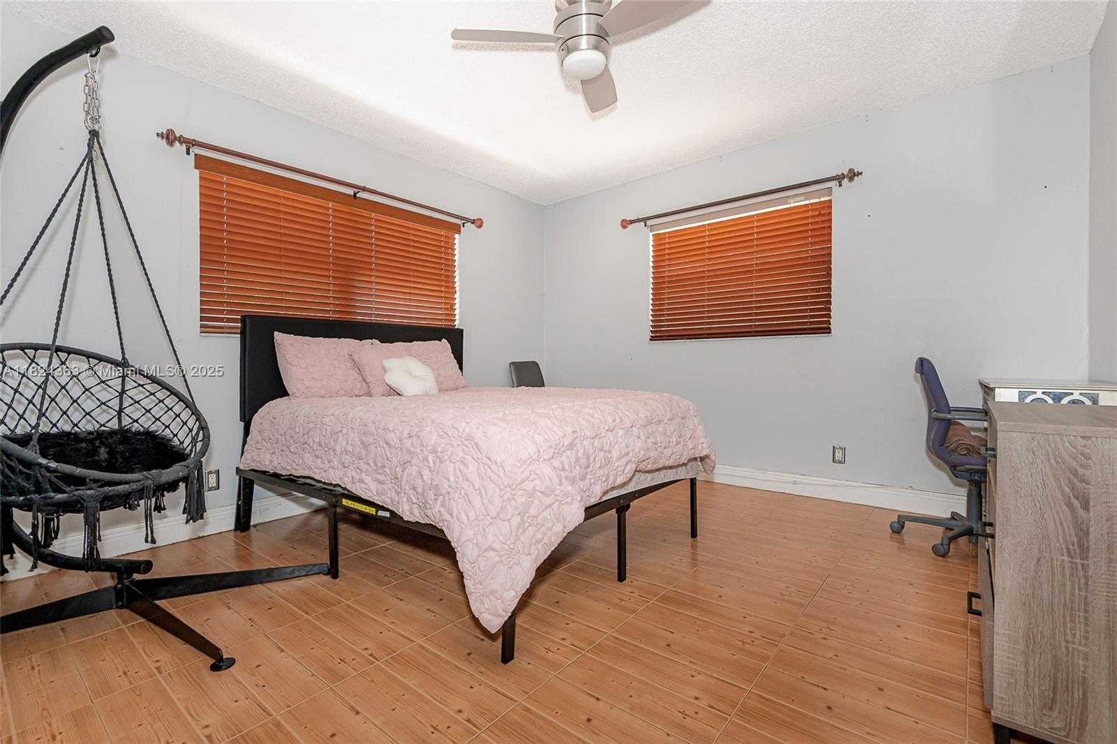 Small Image of 11700 SHERIDAN ST, Pembroke Pines Number 17