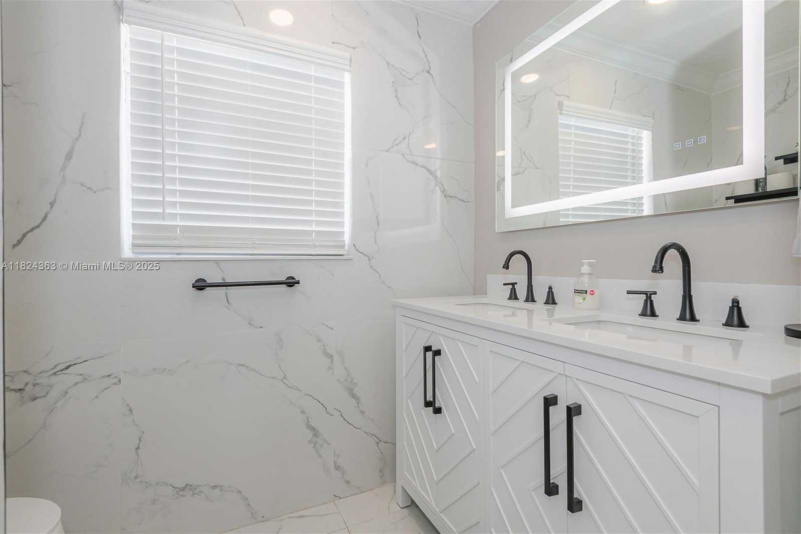 Small Image of 11700 SHERIDAN ST, Pembroke Pines Number 25