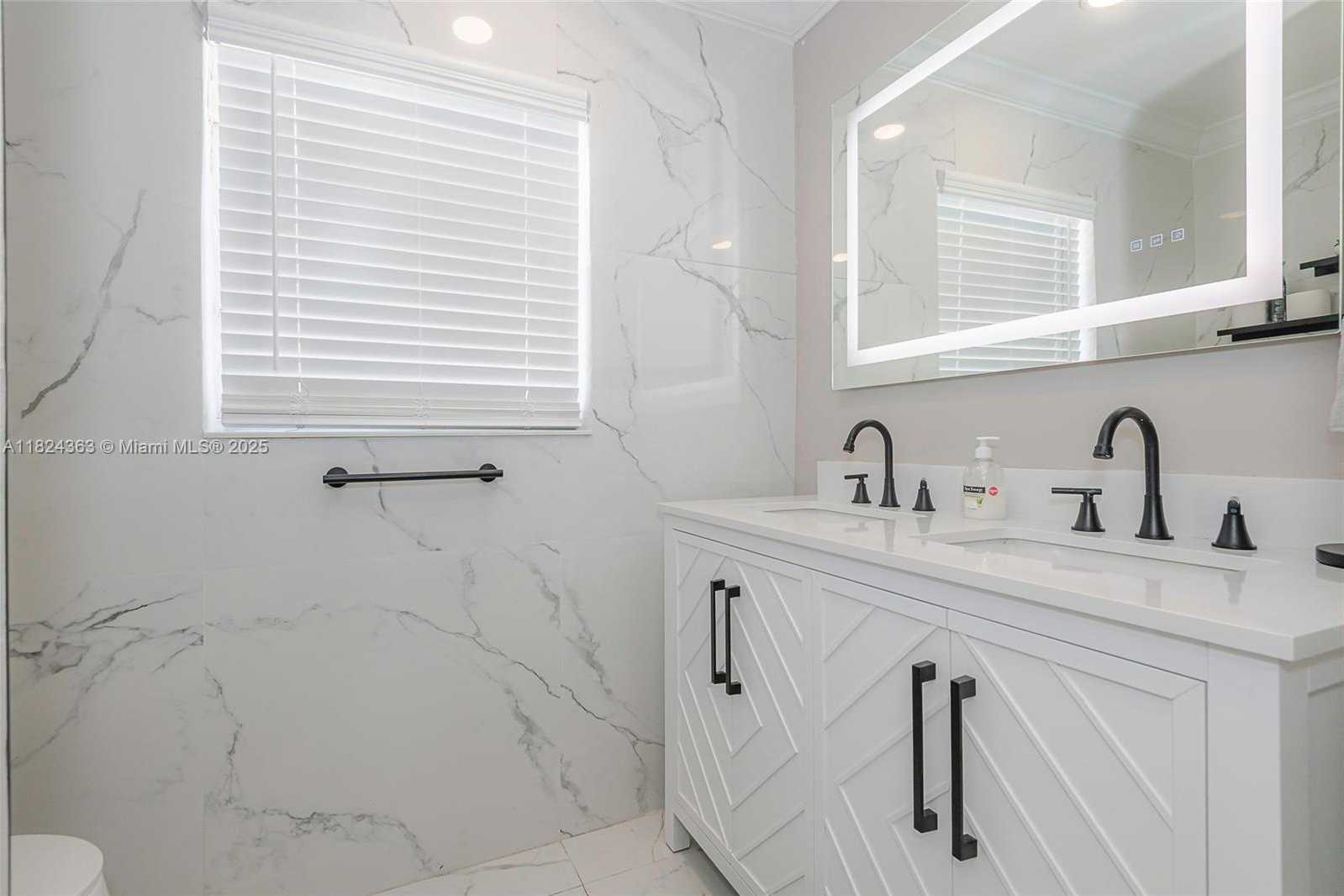 Small Image of 11700 SHERIDAN ST, Pembroke Pines Number 26