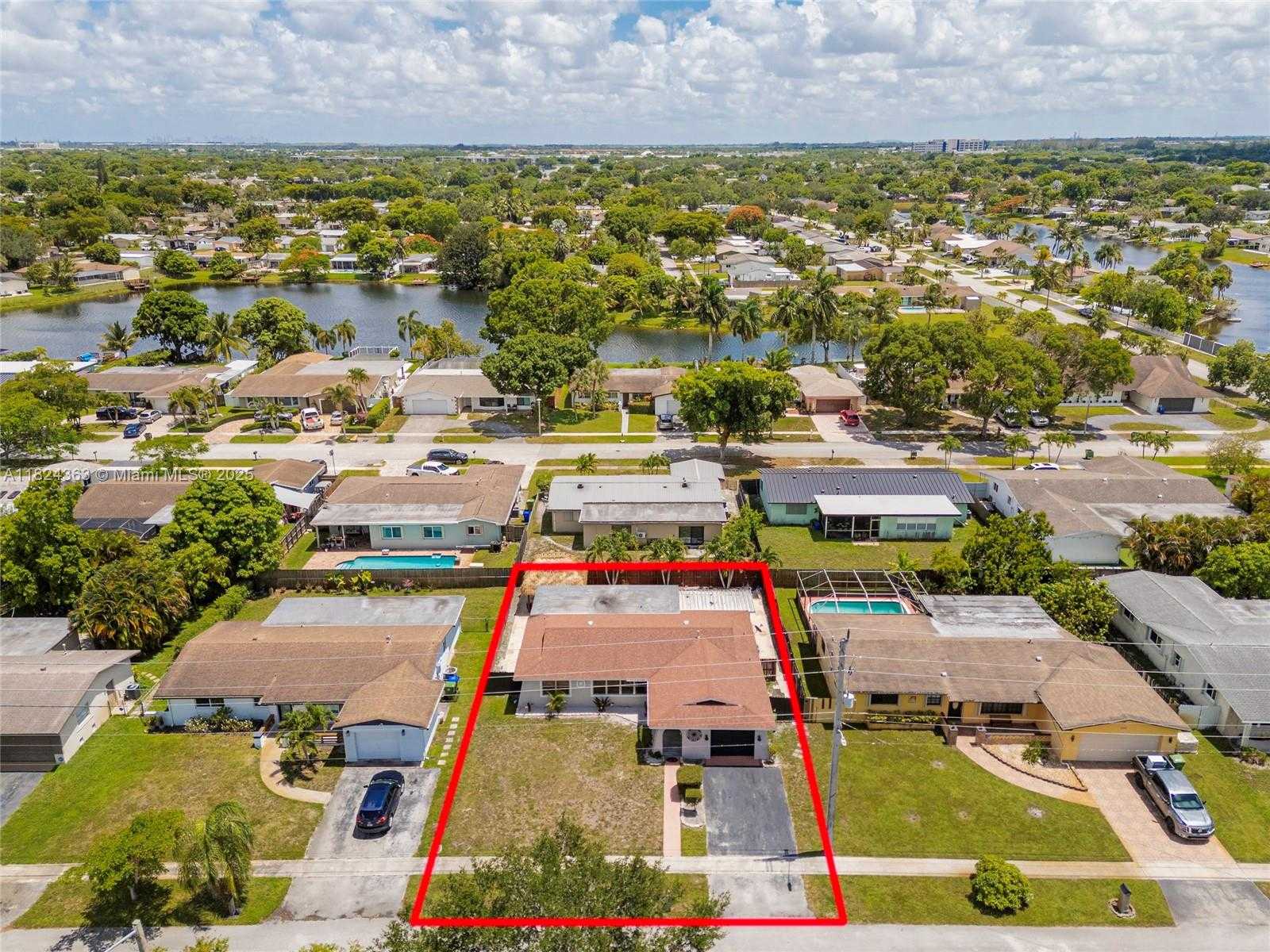 Small Image of 11700 SHERIDAN ST, Pembroke Pines Number 32