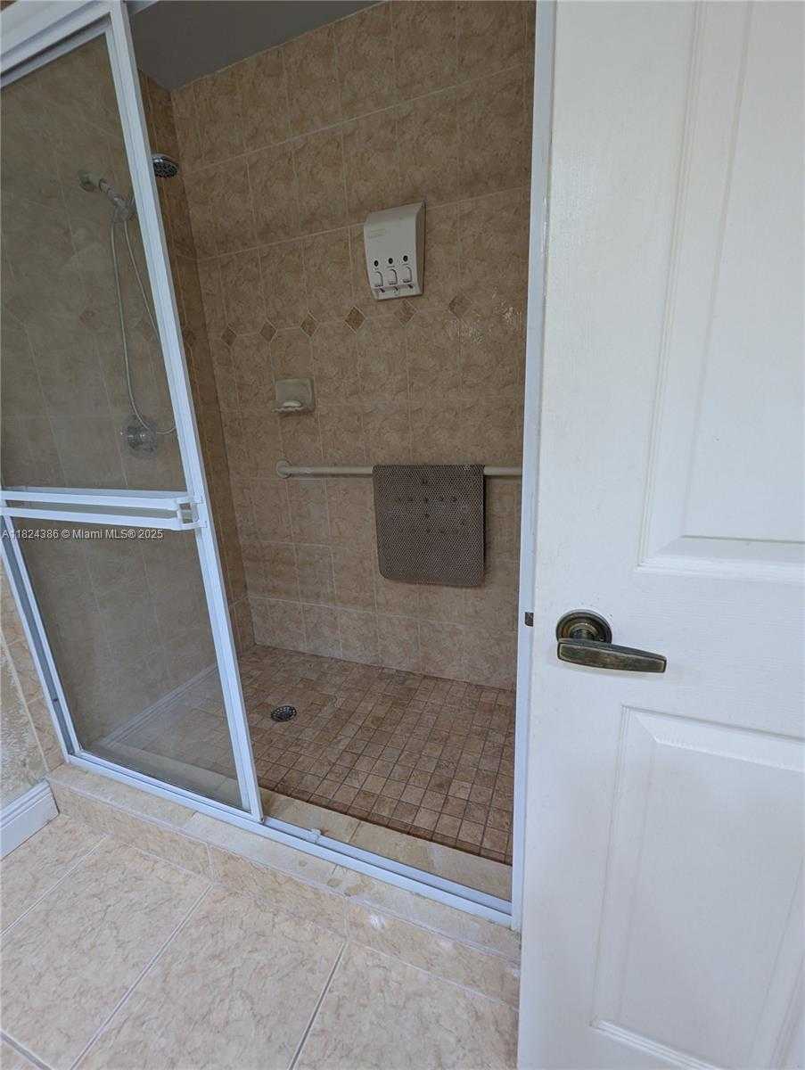 Small Image of 585 SOUTH EAST 25TH LN, Homestead Number 16