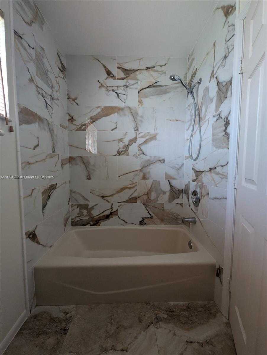 Small Image of 585 SOUTH EAST 25TH LN, Homestead Number 24
