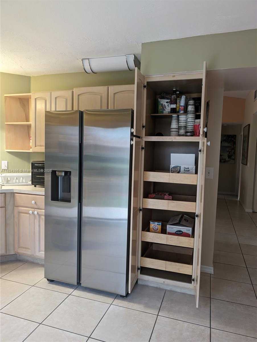Small Image of 585 SOUTH EAST 25TH LN, Homestead Number 7