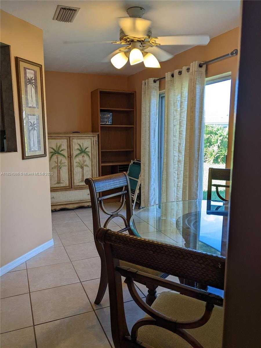Small Image of 585 SOUTH EAST 25TH LN, Homestead Number 9