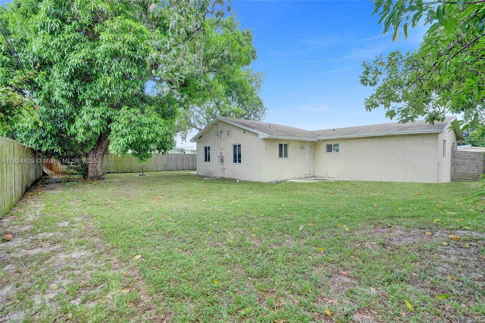 Small Image of 3440 NORTH WEST 4TH CT, Lauderhill Number 25