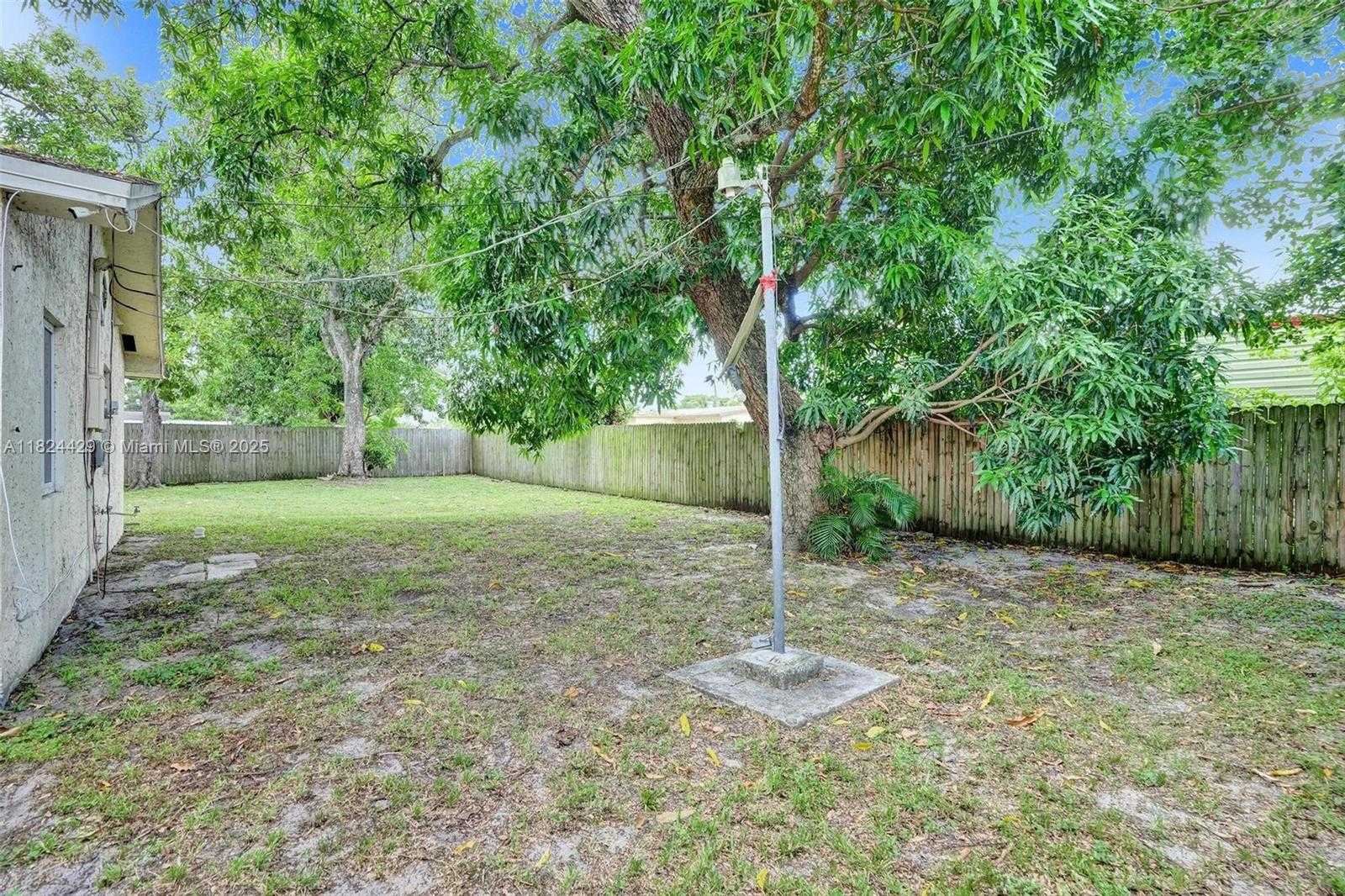 Small Image of 3440 NORTH WEST 4TH CT, Lauderhill Number 27