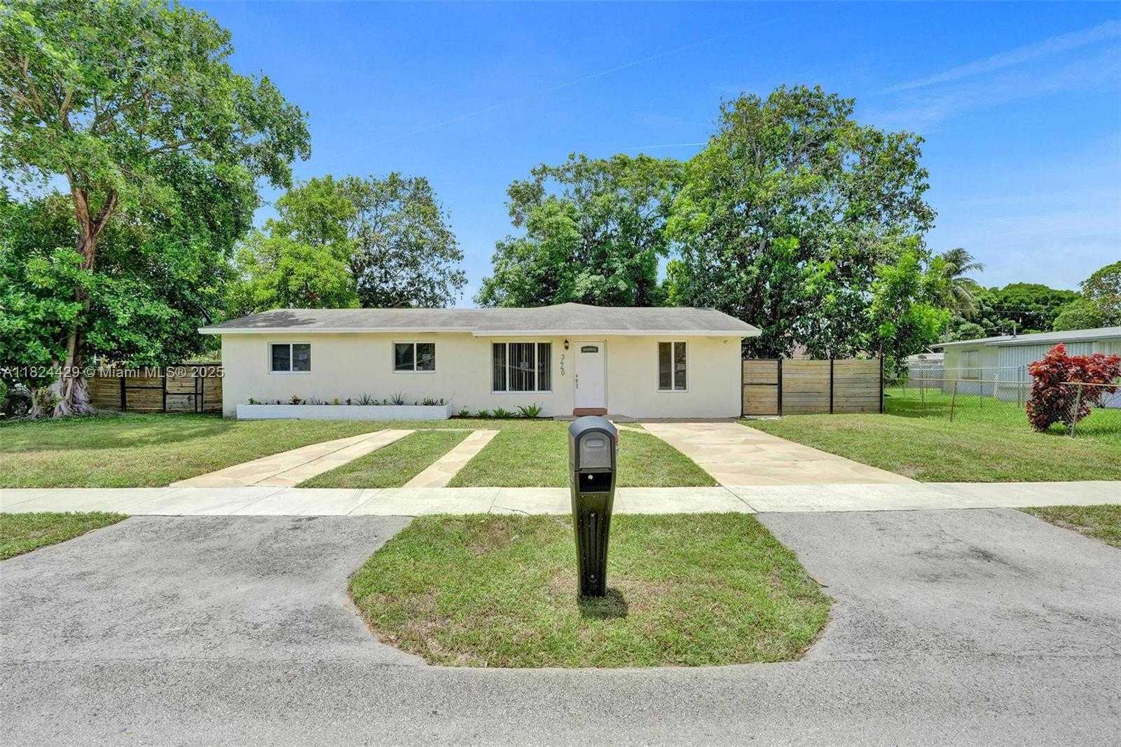 Small Image of 3440 NORTH WEST 4TH CT, Lauderhill Number 3