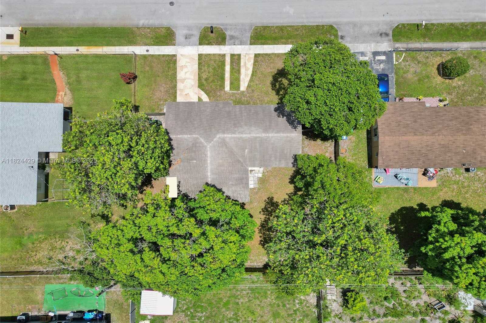 Small Image of 3440 NORTH WEST 4TH CT, Lauderhill Number 30