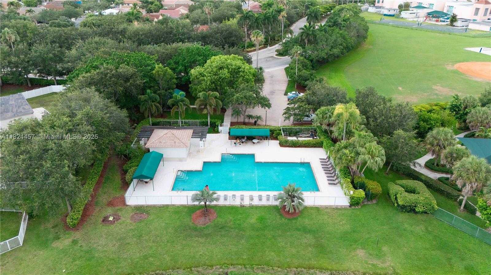 Small Image of 922 FALLING WATER RD, Weston Number 19