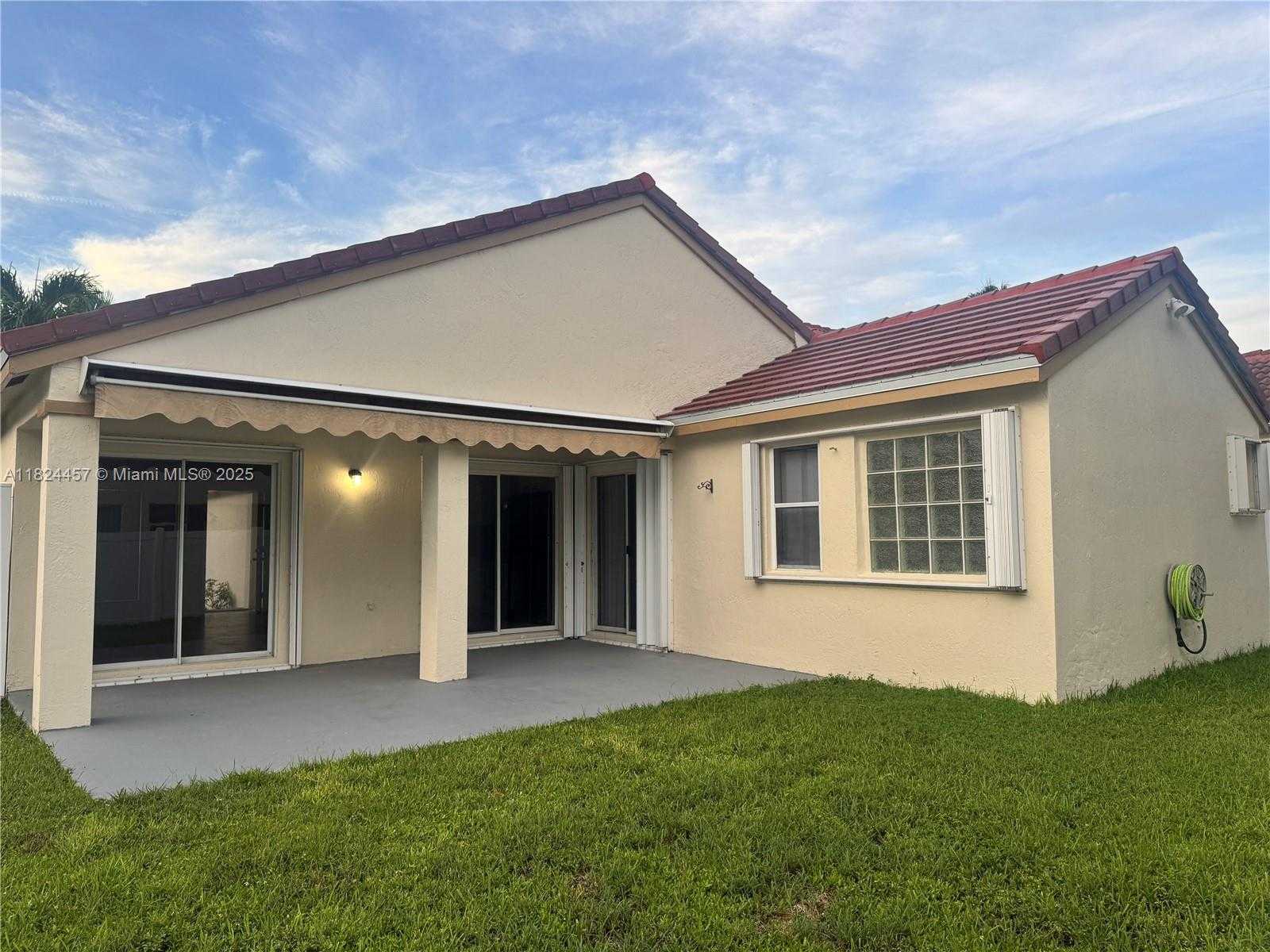 Small Image of 922 FALLING WATER RD, Weston Number 29