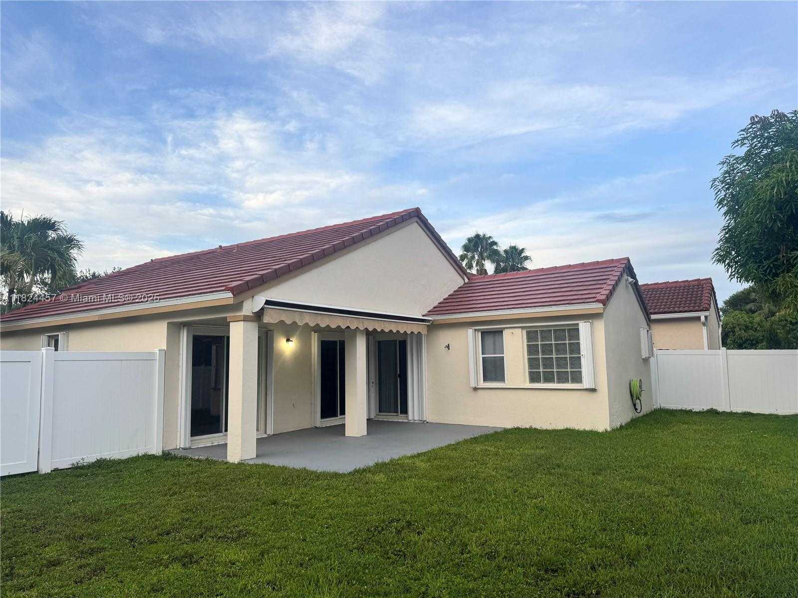 Small Image of 922 FALLING WATER RD, Weston Number 30