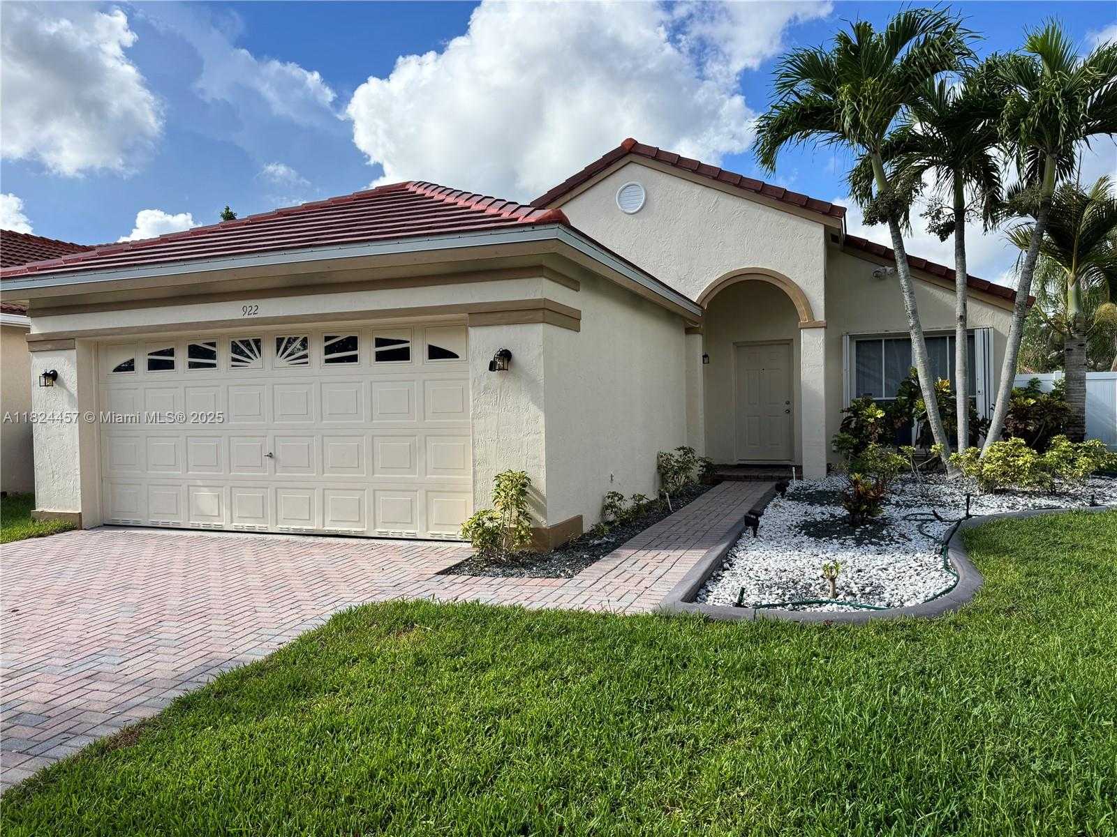 Small Image of 922 FALLING WATER RD, Weston Number 37