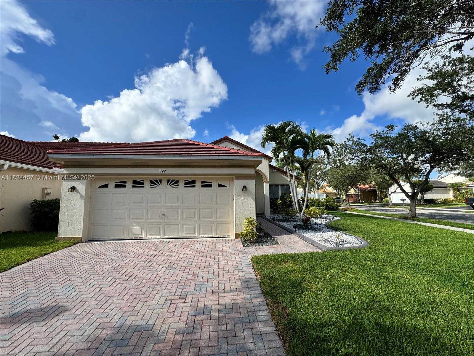 Small Image of 922 FALLING WATER RD, Weston Number 39