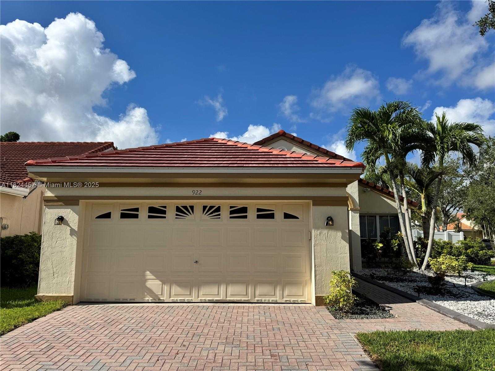 Small Image of 922 FALLING WATER RD, Weston Number 4