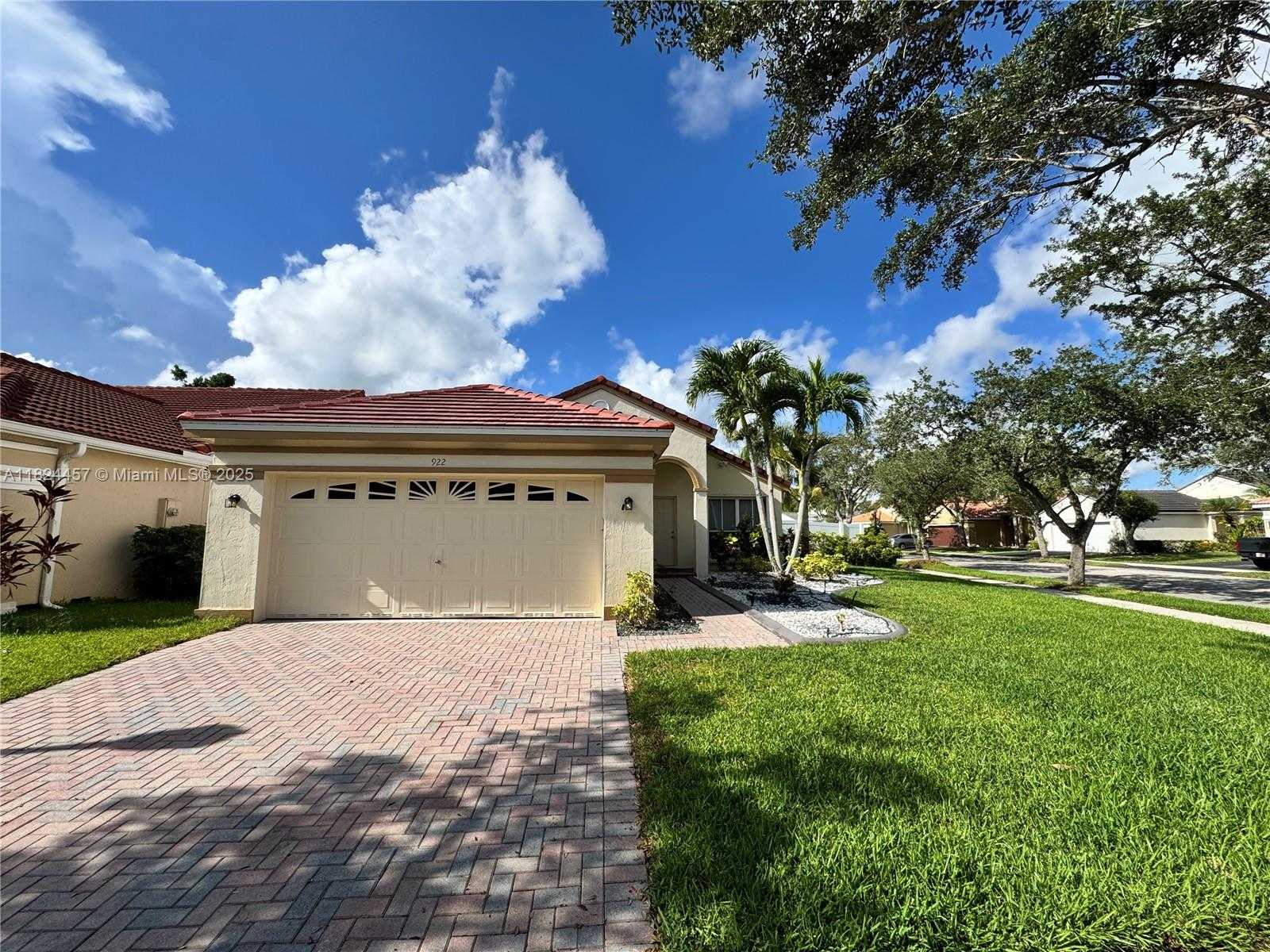 Small Image of 922 FALLING WATER RD, Weston Number 41